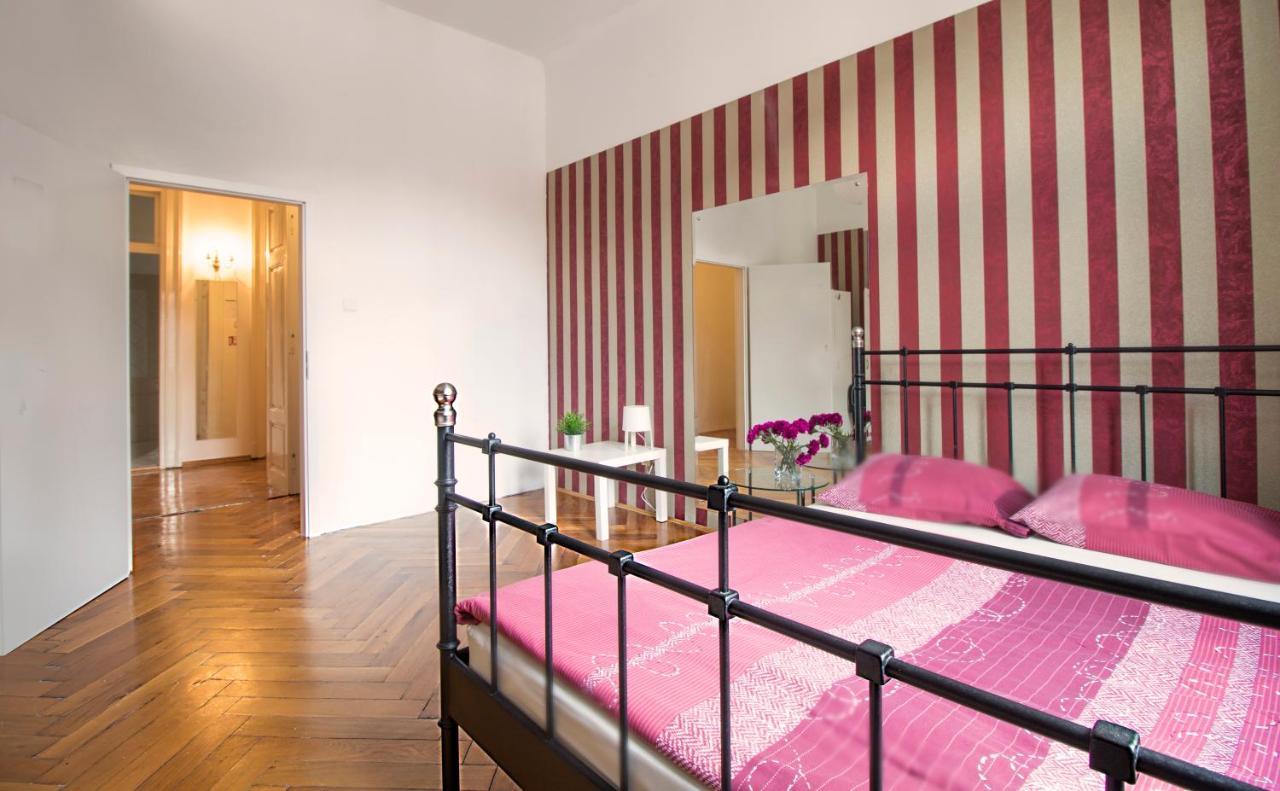 Guesthouse Centar 2 ザグレブ エクステリア 写真