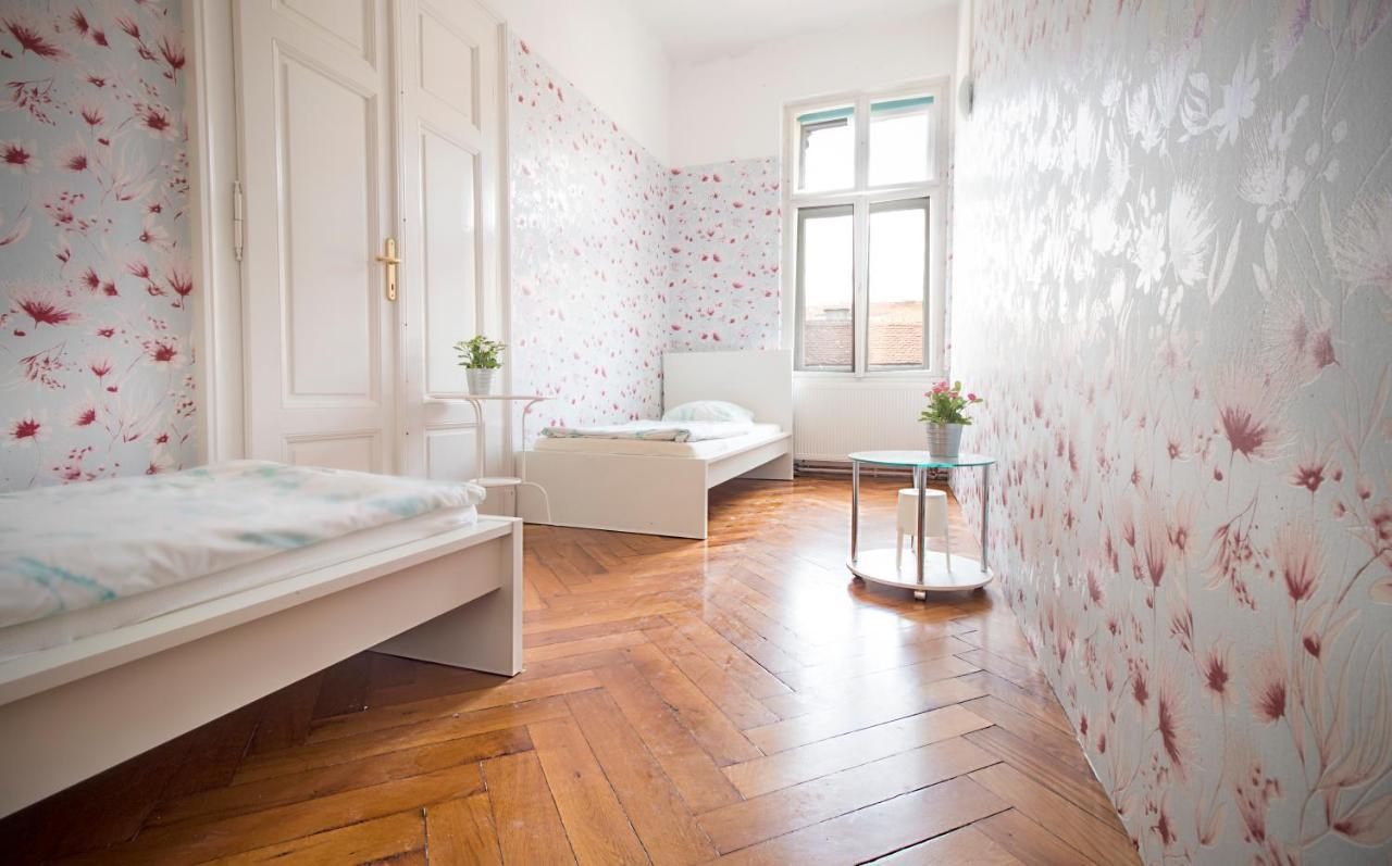 Guesthouse Centar 2 ザグレブ エクステリア 写真